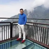 Xe du lịch Phạm Hải