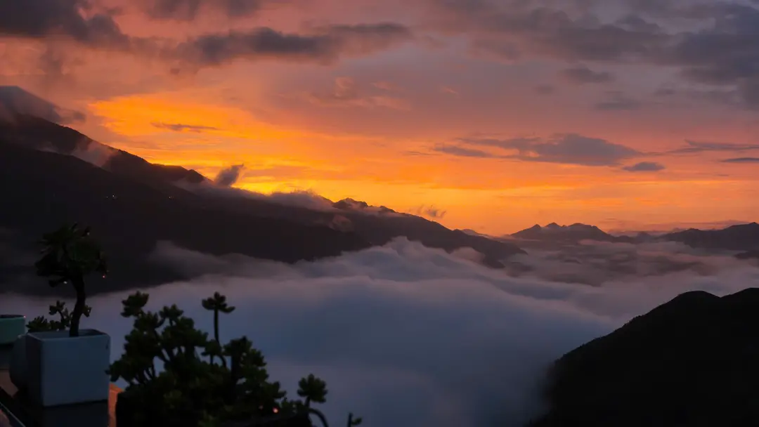 Hoàng Hôn Tà Xùa