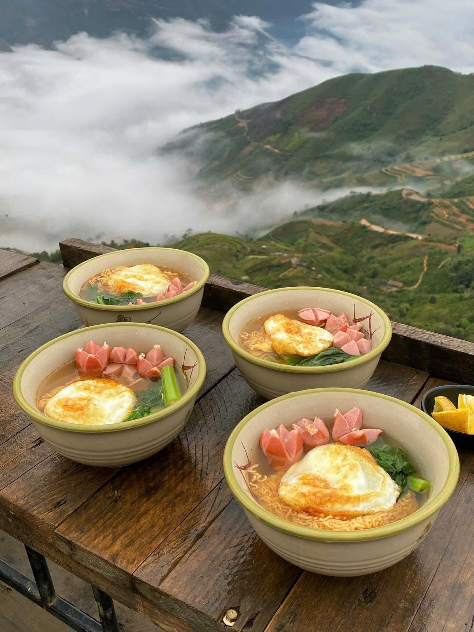 Nhà Hàng- Coffee Gió Bản Tà Xùa 7